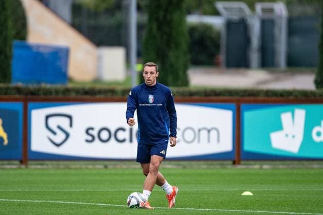Italy Training Session Davide Frattesi of Inter FC attends the Italy training camp session in Coverciano, Florence, on October 7, 2024. Coverciano, Florence Italy  Copyright: xGiacomoxCosuax originalFilename:cosua-notitle231008_npbmA.jpg