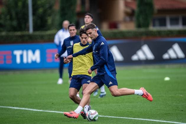 Italy Training Session Lorenzo Lucca of Udinese attends the Italy training camp session in Coverciano, Florence, on October 7, 2024. Coverciano, Florence Italy  Copyright: xGiacomoxCosuax originalFilename:cosua-notitle231008_nph4v.jpg