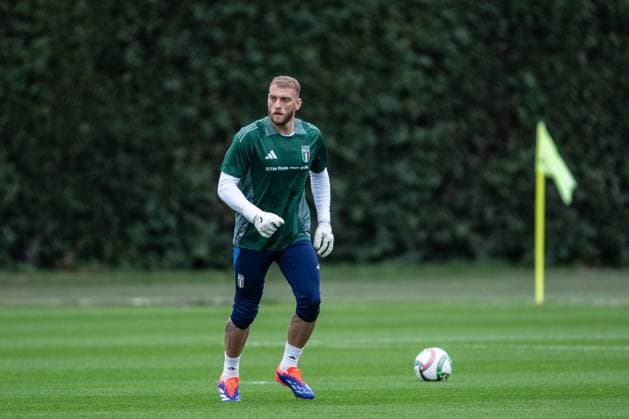 Italy Training Session Michele di Gregorio of Juventus attends the Italy training camp session in Coverciano, Florence, on October 7, 2024 Coverciano, Florence Italy  Copyright: xGiacomoxCosuax originalFilename:cosua-notitle231008_npm2p.jpg
