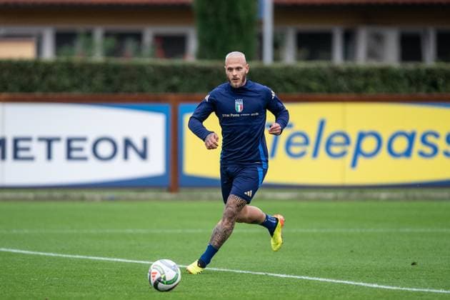 Italy Training Session Federico Dimarco attends the Italy training camp session in Coverciano, Florence, on October 7, 2024. Coverciano, Florence Italy  Copyright: xGiacomoxCosuax originalFilename:cosua-notitle231008_npZfT.jpg