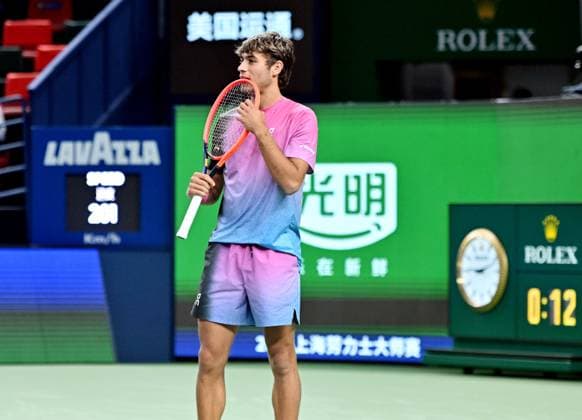 SHANGHAI, CHINA - OCTOBER 07: Flavio Cobolli of Italy reacts in the Men s Singles Round of 64 match against Stanislas Wawrinka of Switzerland on Day 8 of 2024 Shanghai Rolex Masters at Qi Zhong Tennis Centre on October 7, 2024 in Shanghai, China.  Copyright: xZhangxHaohaox 111522432408