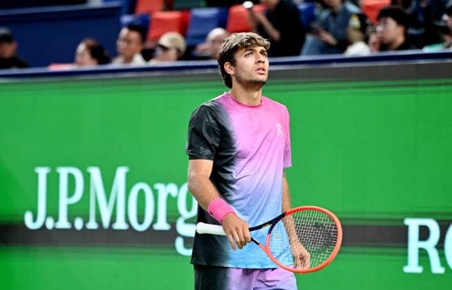 SHANGHAI, CHINA - OCTOBER 07: Flavio Cobolli of Italy reacts in the Men s Singles Round of 64 match against Stanislas Wawrinka of Switzerland on Day 8 of 2024 Shanghai Rolex Masters at Qi Zhong Tennis Centre on October 7, 2024 in Shanghai, China.  Copyright: xZhangxHaohaox 111522432406