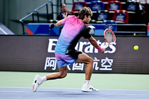 SHANGHAI, CHINA - OCTOBER 07: Flavio Cobolli of Italy hits a return in the Men s Singles Round of 64 match against Stanislas Wawrinka of Switzerland on Day 8 of 2024 Shanghai Rolex Masters at Qi Zhong Tennis Centre on October 7, 2024 in Shanghai, China.  Copyright: xZhangxHaohaox 111522432402