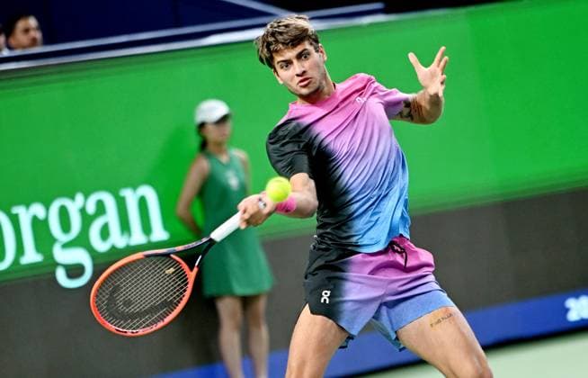 SHANGHAI, CHINA - OCTOBER 07: Flavio Cobolli of Italy hits a return in the Men s Singles Round of 64 match against Stanislas Wawrinka of Switzerland on Day 8 of 2024 Shanghai Rolex Masters at Qi Zhong Tennis Centre on October 7, 2024 in Shanghai, China.  Copyright: xZhangxHaohaox 111522432400