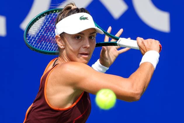 WUHAN, CHINA - OCTOBER 08: Jaqueline Cristian of Romania competes in the Women s Singles Round of 64 match against Camila Osorio of Colombia on day four of 2024 Wuhan Open at Optics Valley International Tennis Center on October 8, 2024 in Wuhan, Hubei Province of China.  Copyright: xVCGx 111522554482