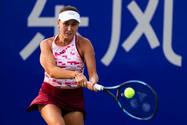 WUHAN, CHINA - OCTOBER 08: Kamilla Rakhimova of Russia competes in the Women s Singles Round of 64 match against Moyuka Uchijima of Japan on day four of 2024 Wuhan Open at Optics Valley International Tennis Center on October 8, 2024 in Wuhan, Hubei Province of China.  Copyright: xVCGx 111522587572