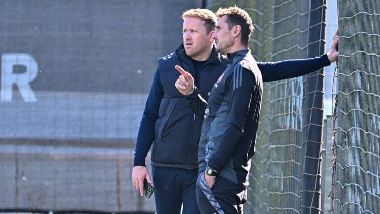 08.10.2024 - Fussball - 2. Fussball - Bundesliga - Saison 2024 2025 - 1. FC Nürnberg Nuernberg FCN ( Club ) - Training - Sportfoto Zink - xwoxzix - Olaf Rebbe ( Sportdirektor 1. FC Nürnberg FCN ) mit Miroslav Miro Klose ( Trainer 1. FC Nürnberg FCN ) *** 08 10 2024 Soccer 2 Soccer Bundesliga Season 2024 2025 1 FC Nürnberg Nuernberg FCN Club Training Sportfoto Zink xwoxzix Olaf Rebbe Sports Director 1 FC Nürnberg FCN with Miroslav Miro Klose Coach 1 FC Nürnberg FCN