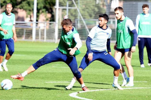 DEU, DFL, 2 FBL Hertha BSC, Training, 08 10 2024, Sportforum, Berlin, DEU, DFL, 2 FBL Hertha BSC, Training, in the picture Florian Niederlechner Hertha BSC Berlin 7 , Kevin Sessa Hertha BSC Berlin 8 , Jonjoe Kenny Hertha BSC Berlin 16 DFL regulations prohibit any use of Photographs as image sequences and or quasi video Foto Juergen Engler nordphoto GmbH nordphotoxGmbHx xEngler nph00076