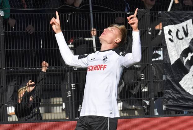 05 10 2024, GER, Soccer, 3 Liga, Season 2024 2025, 09 Matchday, Sportclub Arena, Verl SC Verl SpVgg Unterhaching 2 0 Goal Cheer SC Verl Goalscorer Eduard Probst SC Verl , action, single image, cross, facial expression, gesture, cheer, cheer, joy, rejoice