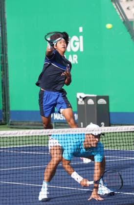 (241008) -- SHANGHAI, Oct. 8, 2024 -- Wang Aoran and Zhou Yi (top) compete during the men s doubles round of 32 match between Zhou Yi Wang Aoran of China and Sadio Doumbia Fabien Reboul of France at the ATP, Tennis Herren World Tour Shanghai Masters tennis tournament in Shanghai, east China, Oct. 8, 2024. ) (SP)CHINA-SHANGHAI-TENNIS-ATP TOUR-SHANGHAI MASTERS(CN) BaixXuefei 