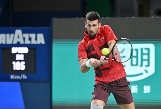 SHANGHAI, CHINA - OCTOBER 08: Novak Djokovic of Serbia competes in the Men s Singles Round of 32 match against Flavio Cobolli of Italy on Day 9 of 2024 Shanghai Rolex Masters at Qi Zhong Tennis Centre on October 8, 2024 in Shanghai, China.  Copyright: xZhangxHaohaox 111522613414