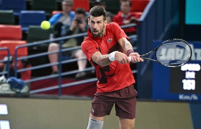 Sport Bilder des Tages SHANGHAI, CHINA - OCTOBER 08: Novak Djokovic of Serbia competes in the Men s Singles Round of 32 match against Flavio Cobolli of Italy on Day 9 of 2024 Shanghai Rolex Masters at Qi Zhong Tennis Centre on October 8, 2024 in Shanghai, China.  Copyright: xZhangxHaohaox 111522613403