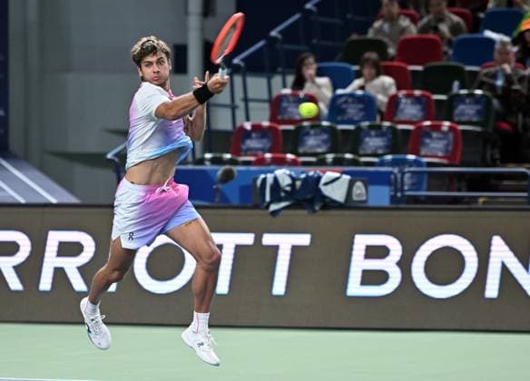 SHANGHAI, CHINA - OCTOBER 08: Flavio Cobolli of Italy competes in the Men s Singles Round of 32 match against Novak Djokovic of Serbia on Day 9 of 2024 Shanghai Rolex Masters at Qi Zhong Tennis Centre on October 8, 2024 in Shanghai, China.  Copyright: xZhangxHaohaox 111522613402