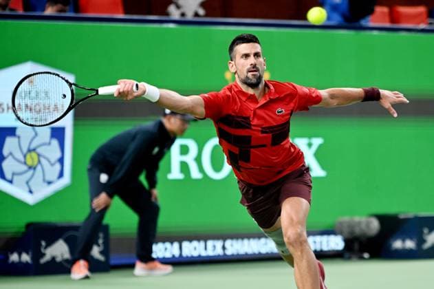 SHANGHAI, CHINA - OCTOBER 08: Novak Djokovic of Serbia competes in the Men s Singles Round of 32 match against Flavio Cobolli of Italy on Day 9 of 2024 Shanghai Rolex Masters at Qi Zhong Tennis Centre on October 8, 2024 in Shanghai, China.  Copyright: xZhangxHaohaox 111522613398