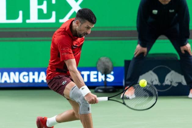 SHANGHAI, CHINA - OCTOBER 08: Novak Djokovic of Serbia competes in the Men s Singles Round of 32 match against Flavio Cobolli of Italy on Day 9 of 2024 Shanghai Rolex Masters at Qi Zhong Tennis Centre on October 8, 2024 in Shanghai, China.  Copyright: xVCGx 111522613170