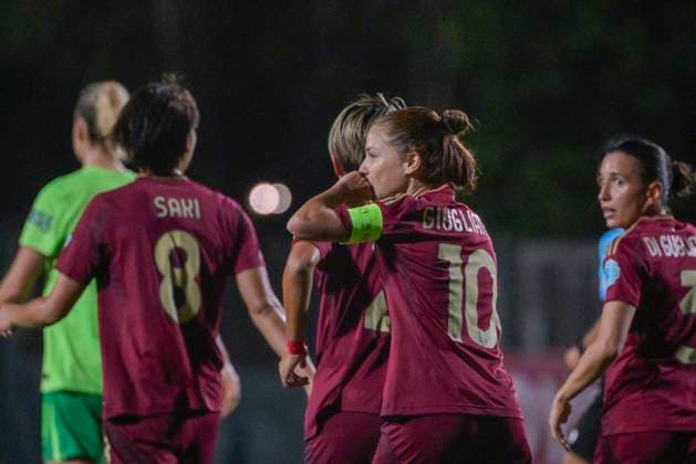 AS Roma s Manuela Giugliano celebrates after scoring the goal 1-0 during the UEFA Women& x2019;s Champions League 2024 2025 Group A between AS Roma vs Wolfsburg at the Tre Fontane stadium Rome on 08 October 2024. - Soccer.  Copyright: xFabrizioxCorradetti LaPressex