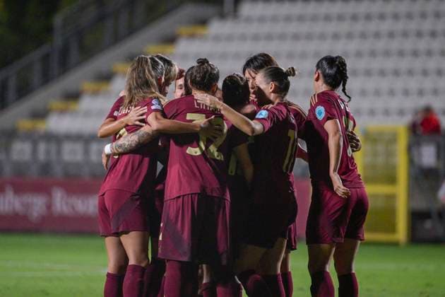 AS Roma s Manuela Giugliano celebrates after scoring the goal 1-0 during the UEFA Women& x2019;s Champions League 2024 2025 Group A between AS Roma vs Wolfsburg at the Tre Fontane stadium Rome on 08 October 2024. - Soccer.  Copyright: xFabrizioxCorradetti LaPressex