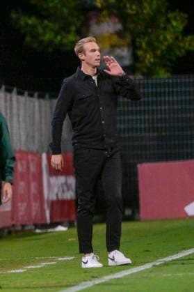 Wolfsburg s head coach Tommy Stroot during the UEFA Women& x2019;s Champions League 2024 2025 Group A between AS Roma vs Wolfsburg at the Tre Fontane stadium Rome on 08 October 2024. - Soccer.  Copyright: xFabrizioxCorradetti LaPressex