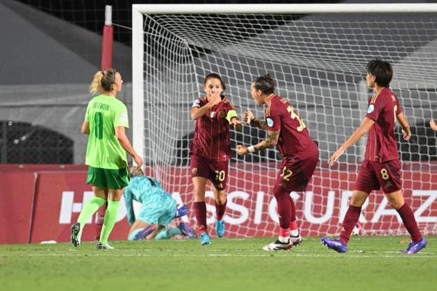 Manuela Giugliano of A.S. Roma Women during the Women Champion League Rome vs Wolfsburg 08 October 2024 at the Tre Fontane Stadium in Rome  Copyright: xMassimilianoxCervera IPAxSportx x xx IPA_50438408 IPA_Agency_IPA50438408