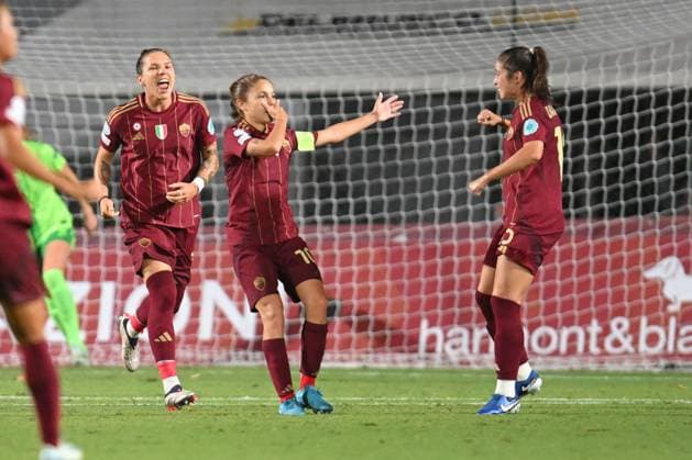 Sport Bilder des Tages Manuela Giugliano of A.S. Roma Women during the Women Champion League Rome vs Wolfsburg 08 October 2024 at the Tre Fontane Stadium in Rome  Copyright: xMassimilianoxCervera IPAxSportx x xx IPA_50438414 IPA_Agency_IPA50438414