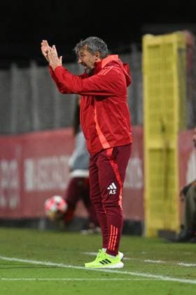 Alessandro Spugna of A.S. Roma Women during the Women Champion League Rome vs Wolfsburg 08 October 2024 at the Tre Fontane Stadium in Rome  Copyright: xMassimilianoxCervera IPAxSportx x xx IPA_50438427 IPA_Agency_IPA50438427
