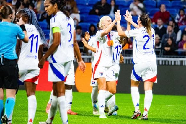 Joie des joueuses de l’OL aprés le but de Vanessa Gilles (OL) FOOTBALL : Olympique Lyonnais vs Galatasaray - UEFA Women?s Champions League - Journée 1 - 08 10 2024 BaptisteAutissier Panoramic 