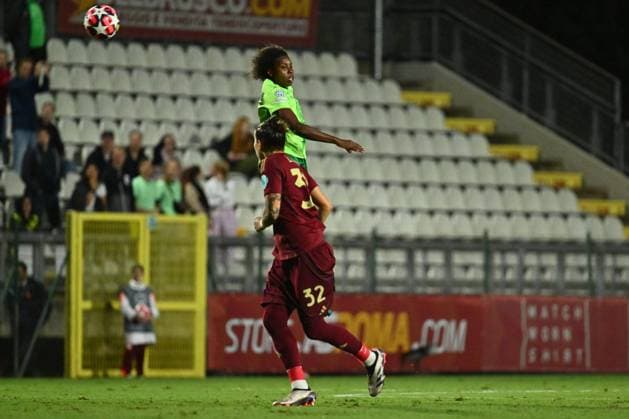 Lineth Beerensteyn of VfL Wolfsburg in action during Group A - Day 1 - UEFA Women s Champions League 2023 24 between A.S. Roma and VfL Wolfsburg at the Tre Fontane Stadium on October 8, 2024 in Rome, Italy.  Copyright: xDomenicoxCippitelli IPAxSportx x xx IPA_50439277 IPA_Agency_IPA50439277