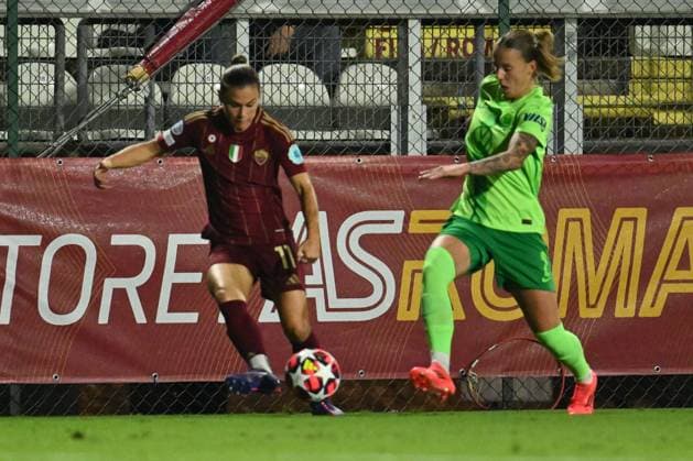 October 8, 2024, Rome, Milan, Italy: Emilie Haavi of A.S. Roma Femminile and <3in action during Group A - Day 1 - UEFA Women s Champions League 2023 24 between A.S. Roma and VfL Wolfsburg at the Tre Fontane Stadium on October 8, 2024 in Rome, Italy. CALCIO - Champions League Women - Roma Women vs Wolfsburg  - ZUMAs349 20241008_zsa_s349_048 Copyright: xDomenicoxCippitelli IpaxSportx