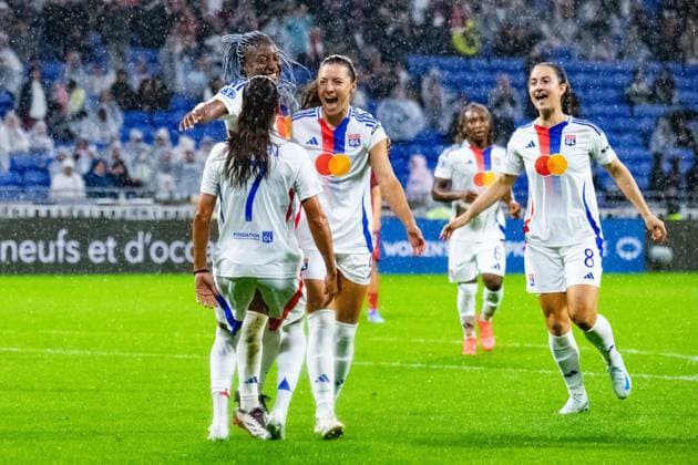 Joie des joueuses de l’OL aprés le seconds but de Kadidiatou Diani (OL) FOOTBALL : Olympique Lyonnais vs Galatasaray - UEFA Women?s Champions League - Journée 1 - 08 10 2024 BaptisteAutissier Panoramic 