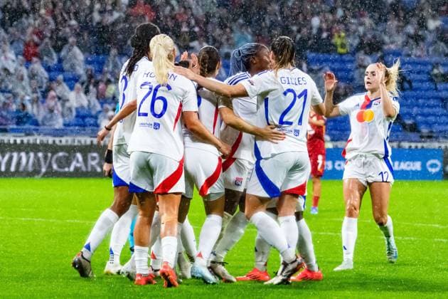 Joie des joueuses de l’OL aprés le seconds but de Kadidiatou Diani (OL) FOOTBALL : Olympique Lyonnais vs Galatasaray - UEFA Women?s Champions League - Journée 1 - 08 10 2024 BaptisteAutissier Panoramic 