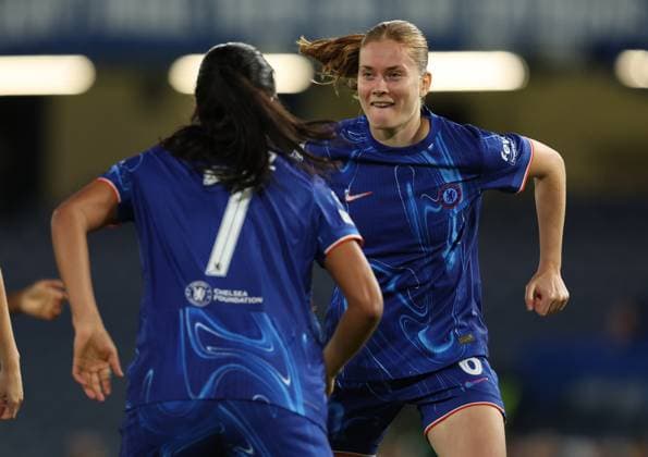 London, England, 8th October 2024. Sjoeke Nusken (R) of Chelsea scores to make it 1-0 during the UEFA Womens Champions League match at Stamford Bridge, London. Picture credit should read: Paul Terry Sportimage EDITORIAL USE ONLY. No use with unauthorised audio, video, data, fixture lists, club league logos or live services. Online in-match use limited to 120 images, no video emulation. No use in betting, games or single club league player publications. SPI-3367-0007
