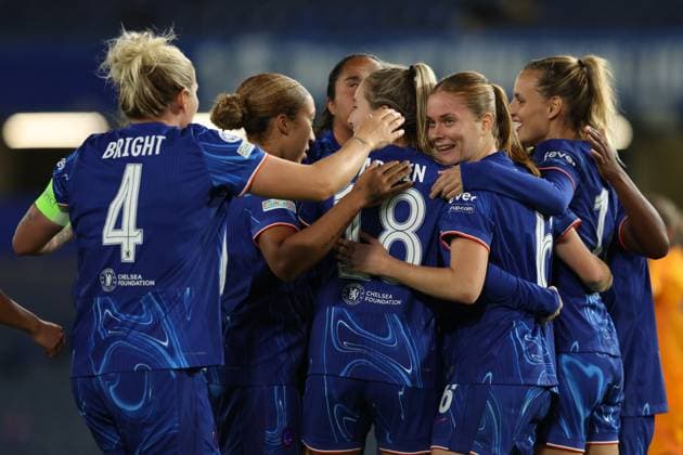 London, England, 8th October 2024. Sjoeke Nusken (2nd R) of Chelsea scores to make it 1-0 during the UEFA Womens Champions League match at Stamford Bridge, London. Picture credit should read: Paul Terry Sportimage EDITORIAL USE ONLY. No use with unauthorised audio, video, data, fixture lists, club league logos or live services. Online in-match use limited to 120 images, no video emulation. No use in betting, games or single club league player publications. SPI-3367-0009