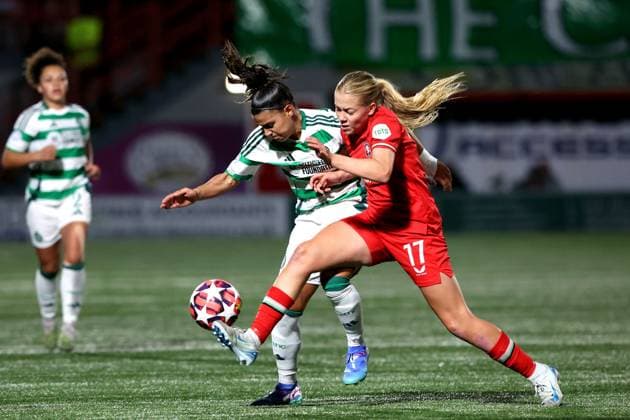 HAMILTON - (l-r) Bruna Costa of Celtic FC, Amanda Andradottir of FC Twente during the UEFA Champions League women s match between Celtic FC and FC Twente at New Douglas Park on Oct. 8, 2024 in Hamilton, Scotland. ANP ROBERT PERRY UEFA Women s Champions League 2024 25 Group Stage MD1 2024 25 xVIxANPxSportx xxANPxIVx 510411340 originalFilename: 510411340.jpg