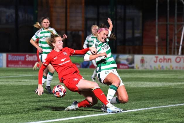 HAMILTON - (l-r) Nikee van Dijk of FC Twente, Caitlin Hayes of Celtic FC during the UEFA Champions League women s match between Celtic FC and FC Twente at New Douglas Park on Oct. 8, 2024 in Hamilton, Scotland. ANP ROBERT PERRY UEFA Women s Champions League 2024 25 Group Stage MD1 2024 25 xVIxANPxSportx xxANPxIVx 510411876 originalFilename: 510411876.jpg
