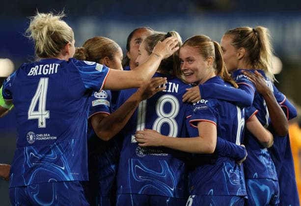London, England, 8th October 2024. Sjoeke Nusken ( 2nd R) of Chelsea scores to make it 1-0 during the UEFA Womens Champions League match at Stamford Bridge, London. Picture credit should read: Paul Terry Sportimage EDITORIAL USE ONLY. No use with unauthorised audio, video, data, fixture lists, club league logos or live services. Online in-match use limited to 120 images, no video emulation. No use in betting, games or single club league player publications. SPI-3367-0019