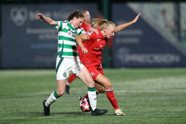 HAMILTON - (l-r) Emma Louise Lawton of Celtic FC, Ella Peddemors of FC Twente during the UEFA Champions League women s match between Celtic FC and FC Twente at New Douglas Park on Oct. 8, 2024 in Hamilton, Scotland. ANP ROBERT PERRY UEFA Women s Champions League 2024 25 Group Stage MD1 2024 25 xVIxANPxSportx xxANPxIVx 510415038 originalFilename: 510415038.jpg