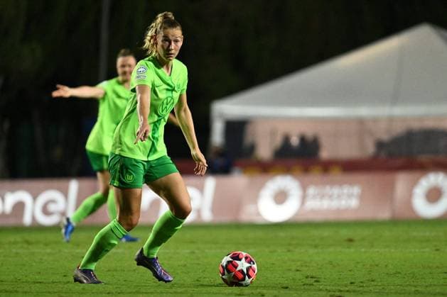 Sarai Linder of VfL Wolfsburg in action during Group A - Day 1 - UEFA Women s Champions League 2023 24 between A.S. Roma and VfL Wolfsburg at the Tre Fontane Stadium on October 8, 2024 in Rome, Italy.  Copyright: xDomenicoxCippitelli IPAxSportx x xx IPA_50442575 IPA_Agency_IPA50442575