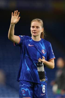 8th October 2024; Stamford Bridge, London, England; UEFA Womens Champions League Football, Chelsea versus Real Madrid; Sjoeke Nusken of Chelsea thanking the fans after the match.  ActionPlus12701710 KatiexChan