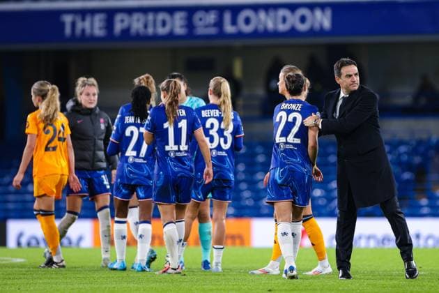 Chelsea Women v Real Madrid Women UEFA Womens Champions League Lucy Bronze of Chelsea Women and Alberto Toril, Manager of Real Madrid Women during the UEFA Womens Champions League Group B match at Stamford Bridge, London UK Newspapers OUT Copyright: xChrisxMyattx FIL-20740-0061