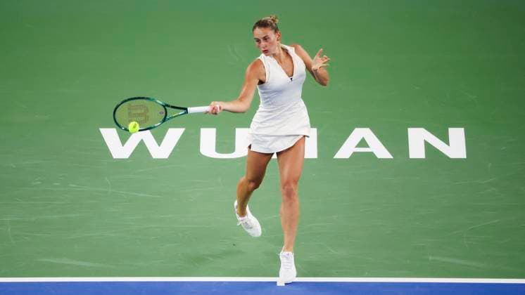 Tennis, WTA-Turnier in Wuhan WUHAN, CHINA - OCTOBER 08: Marta Kostyuk of Ukraine hits a return in the Women s Singles Round of 64 match against Elina Avanesyan of Armenia on day four of 2024 Wuhan Open at Optics Valley International Tennis Center on October 8, 2024 in Wuhan, Hubei Province of China.  Copyright: xVCGx 111522639396