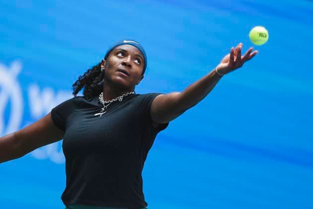 Tennis, WTA-Turnier in Wuhan WUHAN, CHINA - OCTOBER 09: Hailey Baptiste of United States competes in the Women s Singles Round of 32 match against Barbora Krejcikova of Czech Republic on day five of 2024 Wuhan Open at Optics Valley International Tennis Center on October 9, 2024 in Wuhan, Hubei Province of China.  Copyright: xVCGx 111522700474