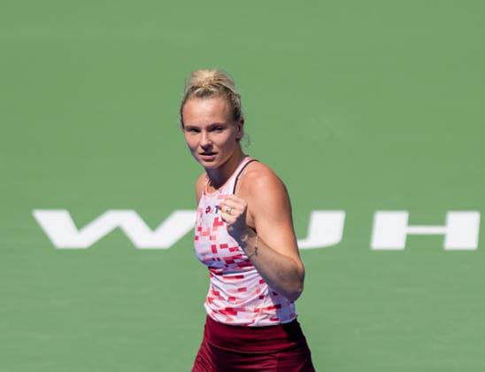 Tennis, WTA-Turnier in Wuhan (241009) -- WUHAN, Oct. 9, 2024 -- Katerina Siniakova celebrates scoring during the women s singles round of 32 match between Aryna Sabalenka of Belarus and Katerina Siniakova of the Czech Republic at the 2024 Wuhan Open tennis tournament in Wuhan, capital of central China s Hubei Province, Oct. 9, 2024. ) (SP)CHINA-WUHAN-TENNIS-WUHAN OPEN-WOMEN S SINGLES(CN) HuxJingwen 