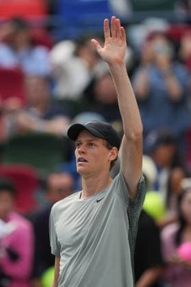 (241009) -- SHANGHAI, Oct. 9, 2024 -- Jannik Sinner greets the spectators after the men s singles round of 16 match between Jannik Sinner of Italy and Ben Shelton of the United States at the ATP, Tennis Herren World Tour Shanghai Masters tennis tournament in Shanghai, east China, Oct. 9, 2024. ) (SP)CHINA-SHANGHAI-TENNIS-ATP TOUR-SHANGHAI MASTERS(CN) XuxYanan 