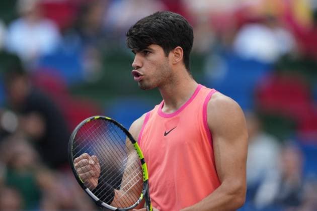 (241009) -- SHANGHAI, Oct. 9, 2024 -- Carlos Alcaraz celebrates during the men s singles round of 16 match between Carlos Alcaraz of Spain and Gael Monfils of France at the ATP, Tennis Herren World Tour Shanghai Masters tennis tournament in Shanghai, east China, Oct. 9, 2024. ) (SP)CHINA-SHANGHAI-TENNIS-ATP TOUR-SHANGHAI MASTERS(CN) XuxYanan 