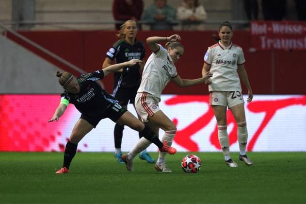 Arsenals 10 LITTLE against Bayerns 12 Sydney LOHMANN womens football Bayern Arsenal on 9 10 2024, in Munich, Germany, F C B A Y E R N C A M P U S womens football UEFA Champions League, FC Bayern Muenchen FC Arsenal London, group stage 1 matchday, 2024 2025 season Source Copyright Credit Oryk HAIST xFRAUENFUSSBALL-BAYERN-ARSENALx