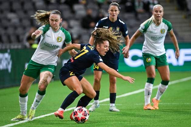 STOCKHOLM, SWEDEN 20241009 Hammarbys Vilde Hasund vies with St. Pöltens Izabela Krizaj during Wednesdays womens Champions League Group D soccer match between Hammarby IF and SKN St. Pölten at Tele2 Arena STOCKHOLM SWEDEN x10080x  Copyright: xFredrikxSandberg TTx CHAMPIONS LEAGUE HAMMARBY-ST PÖLTEN