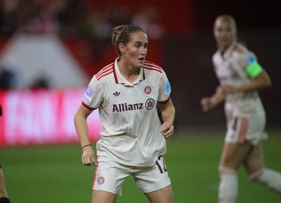 Munich, Germany, 09 October 2024 Soccer, Women, Champions League, 1 Matchday, Season 2024 2025, FC Bayern Munich FC Arsenal, Campus Sydney Lohmann FC Bayern Munich Head, Upper Body, Standing