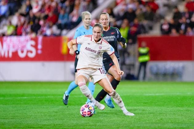 Sydney Lohmann 12, FC Bayern Munich and Maanum Frida 12, FC Arsenal at the match FC Bayern Munich v FC Arsenal, Football, UEFA Women s Champions League 2024 2025, 1 Matchday on 09 10 2024 in Munich, FC Bayern Campus DFL and DFB regulations prohibit any use of photographs as image sequences and or quasi video Bayern Germany