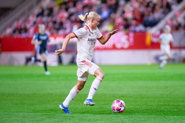 Pernille Harder 21, FC Bayern Munich at the match FC Bayern Munich v FC Arsenal, Football, UEFA Women s Champions League 2024 2025, 1 Matchday on 09 10 2024 in Munich, FC Bayern Campus DFL and DFB regulations prohibit any use of photographs as image sequences and or quasi video Bayern Germany