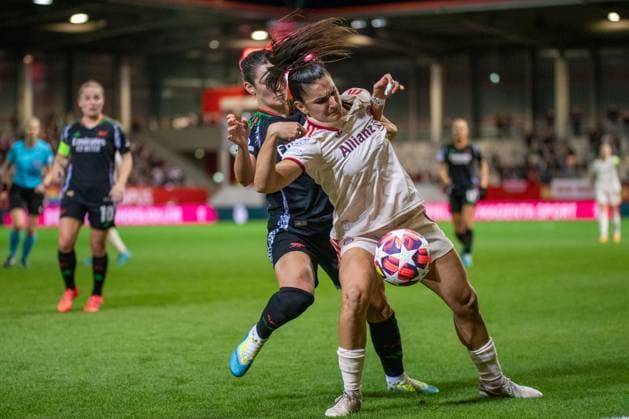 Emily Fox 2 Arsenal Jovana Damnjanovic 9 Bayern in action at the UEFA Womens Champions League match FC Bayern Munich Arsenal Women Football Club on 09 10 2024